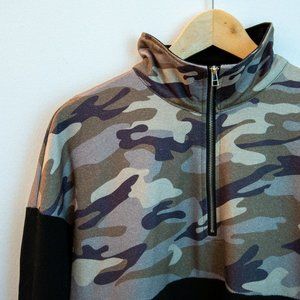 Camo & Black 1/4 Zip Sweatshirt | Size Small